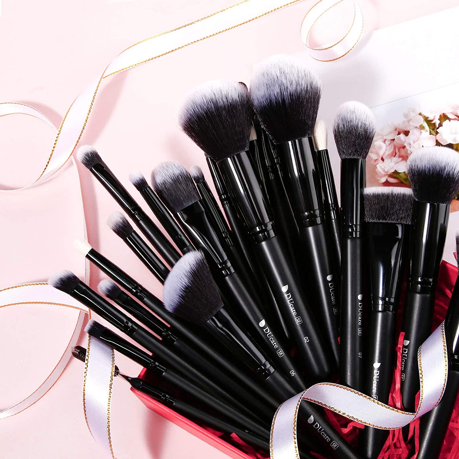 Transform Your Beauty Routine with the Ducare 27-Piece Professional Makeup Brush Set – Achieve Flawless Foundation, Seamless Blending, and Stunning Eye Looks!